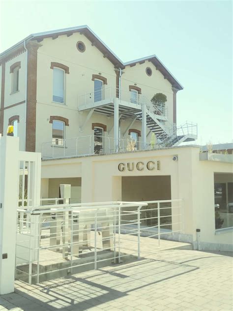 gucci novara ferie|Dalla Svizzera a Novara, Gucci riporta la logistica in Italia:.